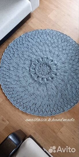 Ковер вязаный ручной работы