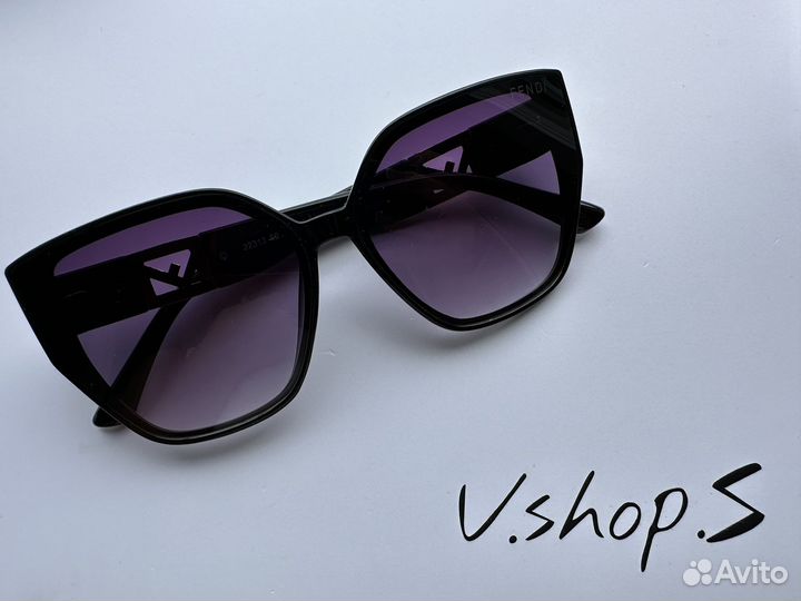Солнцезащитные очки Fendi