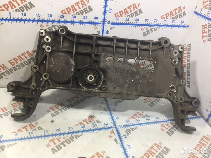 Фольксваген Пассат Балка передняя