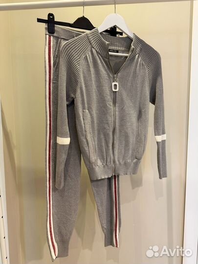 Женский костюм