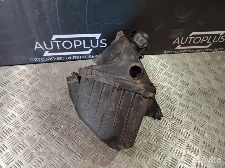 Корпус воздушного фильтра Audi A6 C5 2.4L