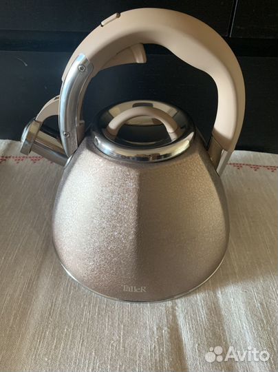 Чайник металлический новый. 3 литра. Со свистком