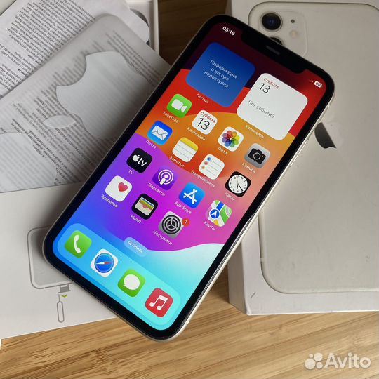 iPhone 11, 64 ГБ