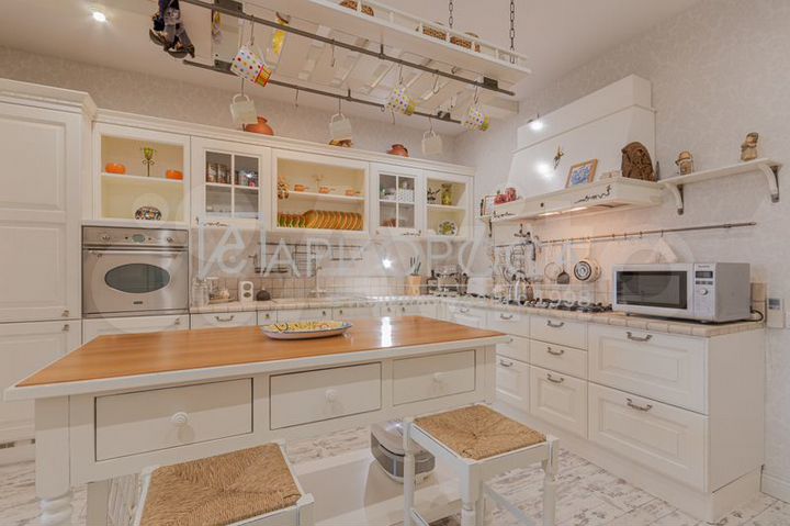 Коттедж 284 м² на участке 7,5 сот.