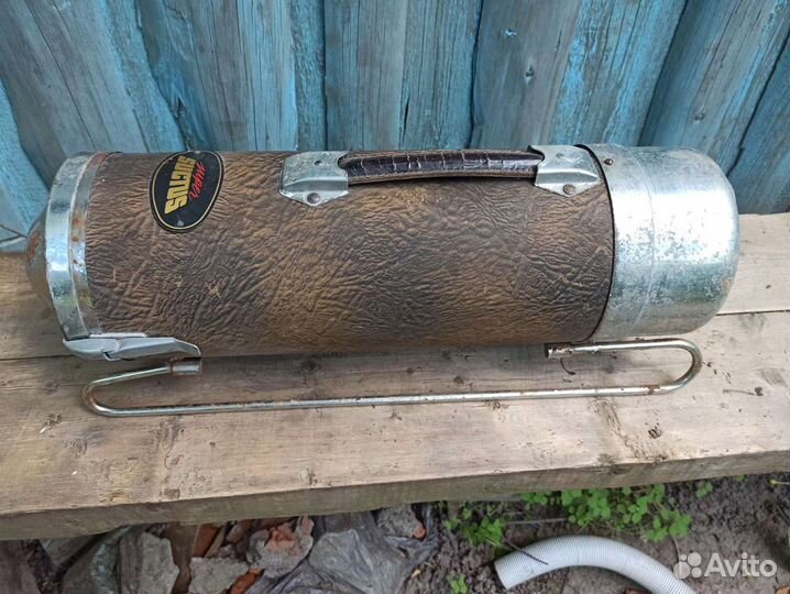 Пылесос ретро