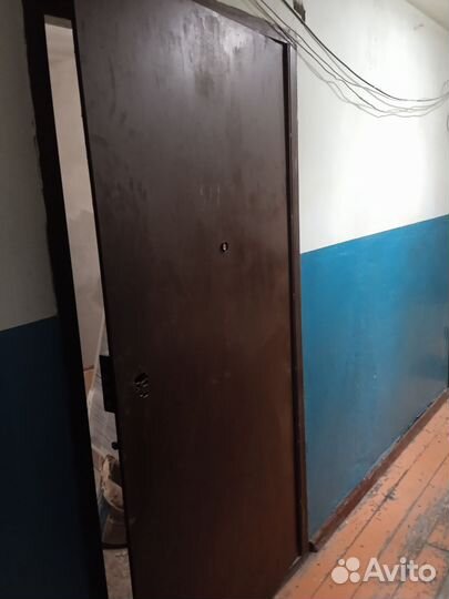 Дверь входная металлическая правая бу