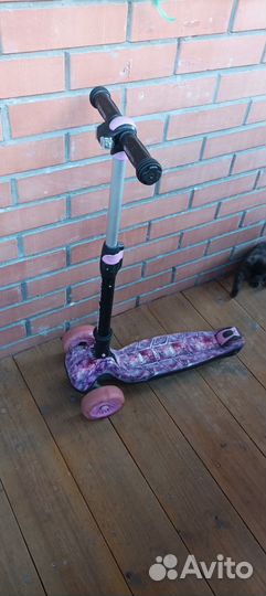 Детский трехколесный самокат