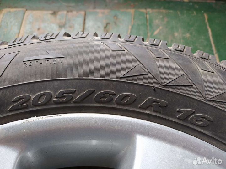R16 Pirelli Carrier Winter 205/60, PCD 5x114.3 DIA 42