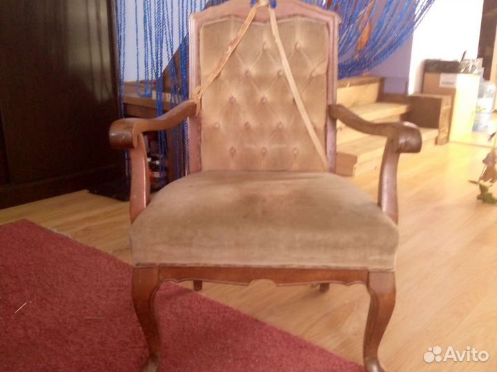 Старинный стул