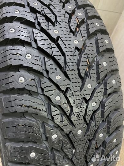 Nokian Tyres Hakkapeliitta 9 SUV 215/55 R18