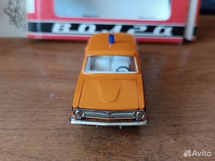 Волга газ 24 1:43 гаи милиция СССР, редкие цвет