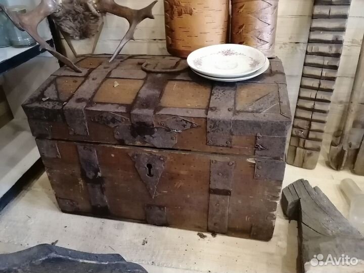 Старинный сундучок