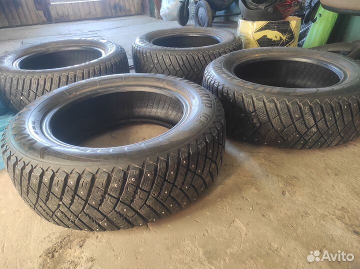 Goodyear Ultragrip Ice Arctic 205/65 R16 99T