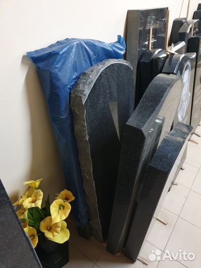 Гранитные стеллы