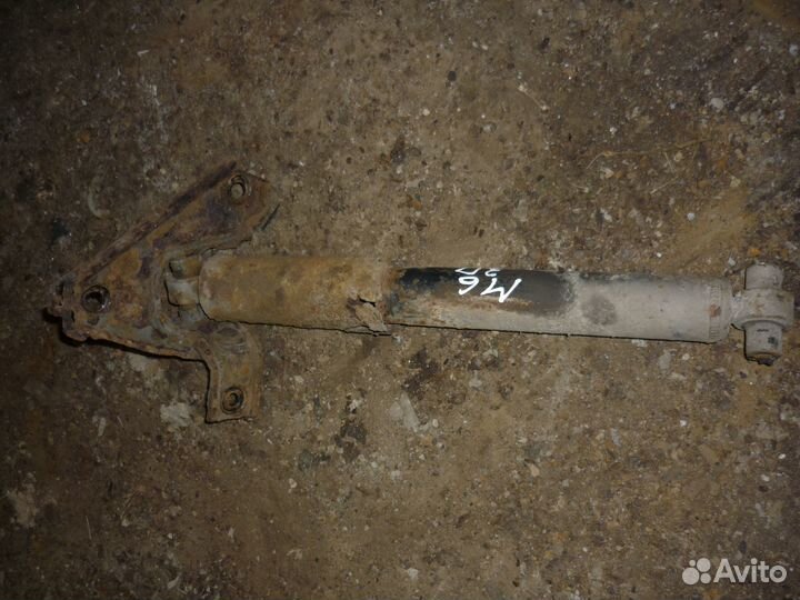 Стойка задняя правая Мазда 6 GG