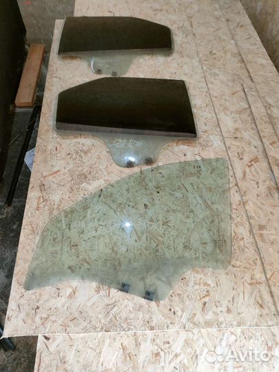 Стекло Renault Logan 1