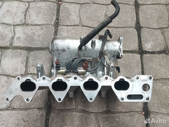Впускной коллектор Mitsubishi Galant 8 2.0 4G63