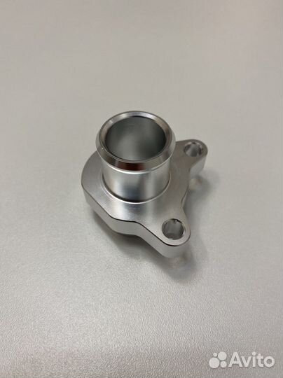 Фланец патрубка охлаждения BMW