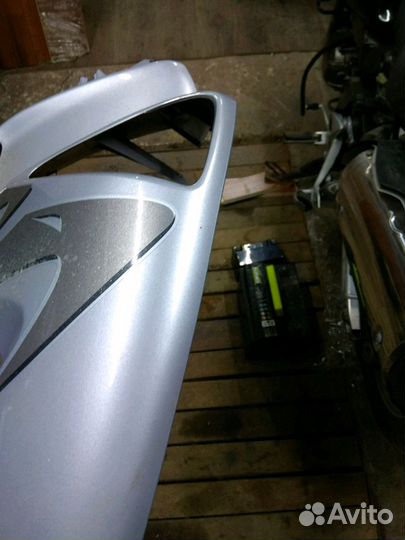 Varadero xl1000 2003-2009 пластик правая сторона