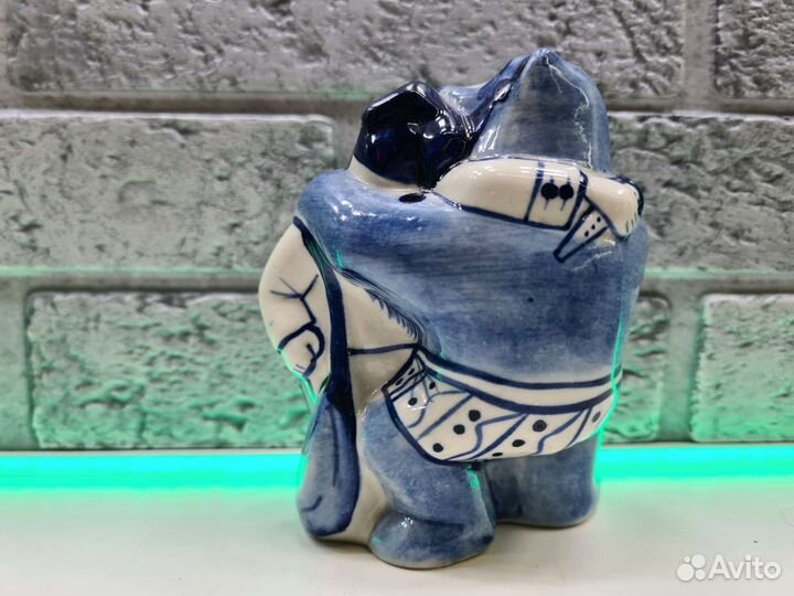 П.8047 Статуэтка Медведь и клоун Гжель