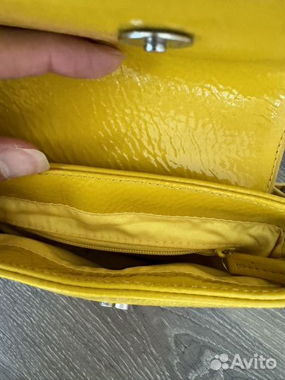 Продаю новую кожанную лаковую сумочку