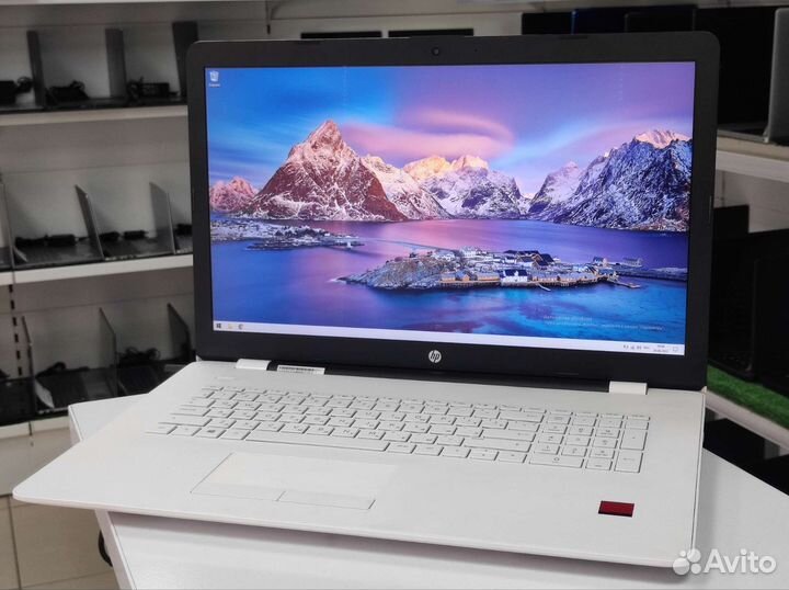 HP Pavilion на AMD A9-9420 / FHD IPS/ 8Gb DDR4