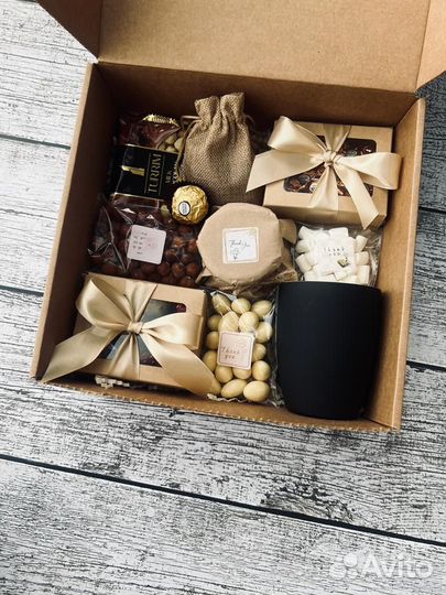 Универсальный подарочный набор, открытка на выбор