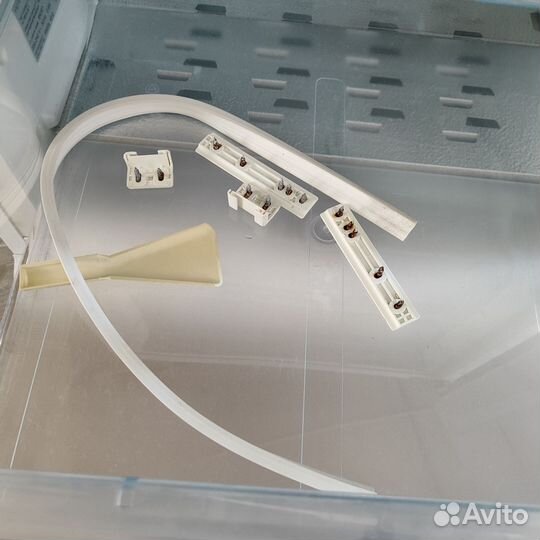 Встраиваемый морозильник Electrolux EUU 11300