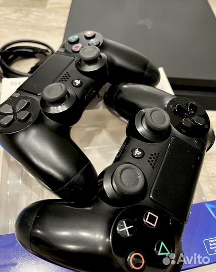Sony PS4 Slim 2 джоя 550 игр