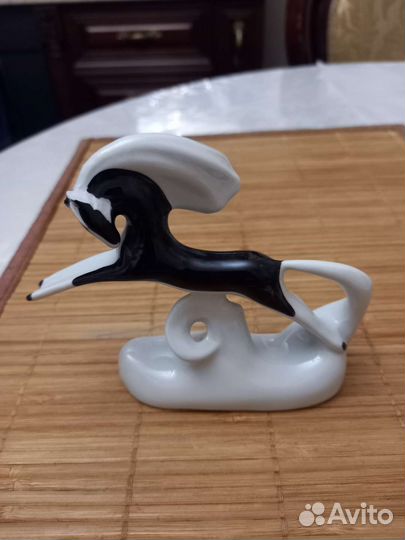 Фарфоровая статуэтка лошадь коростень