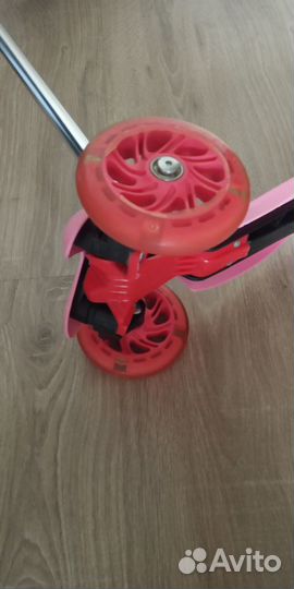 Самокат трехколесный светится колёса 2-4 лет