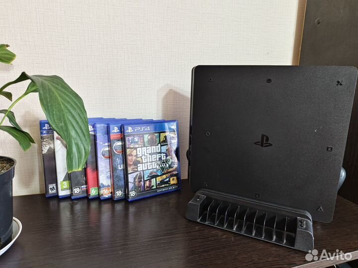 Playstation 4 slim 1tb + 7 дисков + докстанция