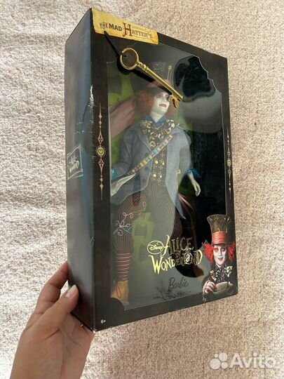 Barbie Collector Mad Hatter Alice In Wonderland Di