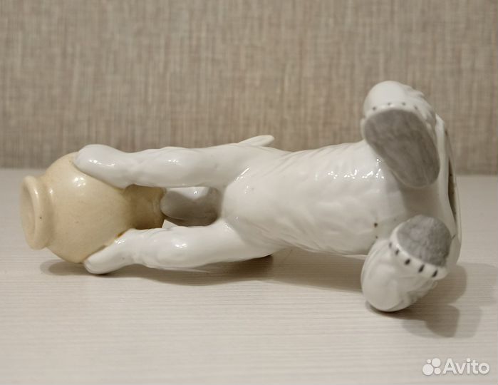 Статуэтка Мишка с крынкой, фарфор Сысерть СССР