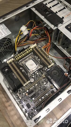 Asus Sabertooth X79 x Intel Core i7-3820 3.6