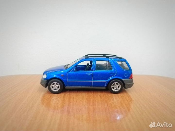 Mercedes-Benz ML 320 (масштабная модель 1/32)