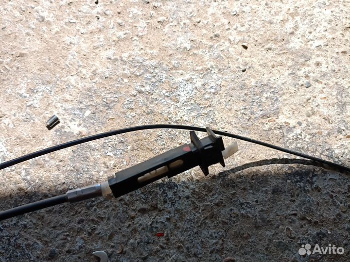 Renault Logan 2 трос лючка бензобака