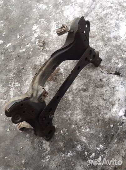 Подрамник передний Mazda Tribute