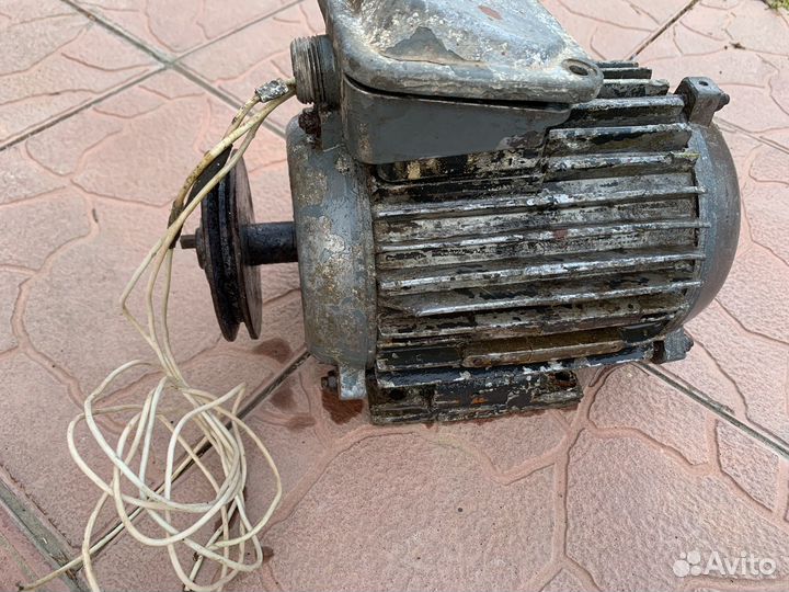 Электродвигатель асинхронный