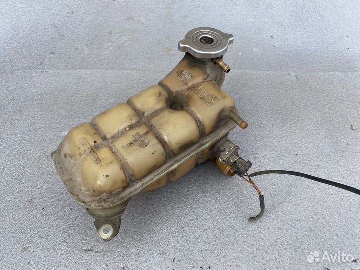 Расширительный бачок mercedes 124