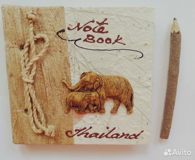 Слоны, деревянные изделия, блокнот. Таиланд