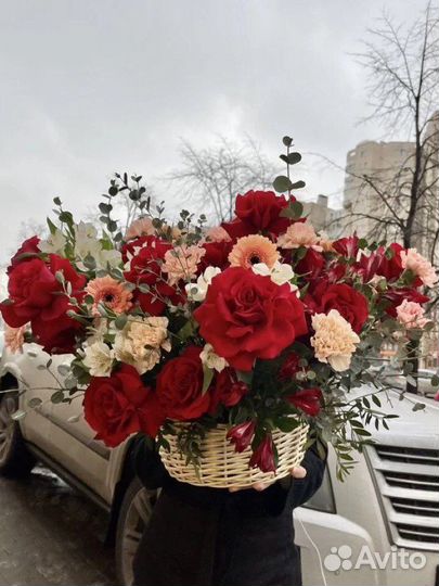 Корзина с цветами