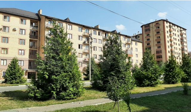 3-к. квартира, 100 м², 2/5 эт.