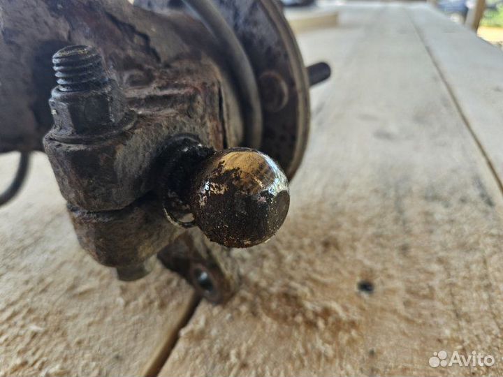 Кулак поворотный передний правый Mitsubishi Lancer