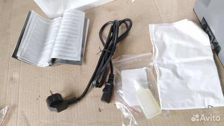 Монокулярный микроскоп Levenhuk 700M 69655