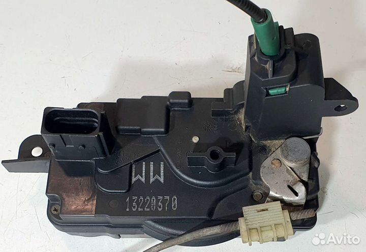 Замок двери передней правой Opel Astra H