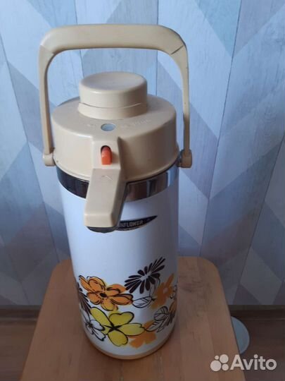 Термос с помпой.2 л СССР