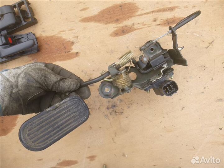 Педаль газа Toyota Rav4 ACA21 1azfse 2004