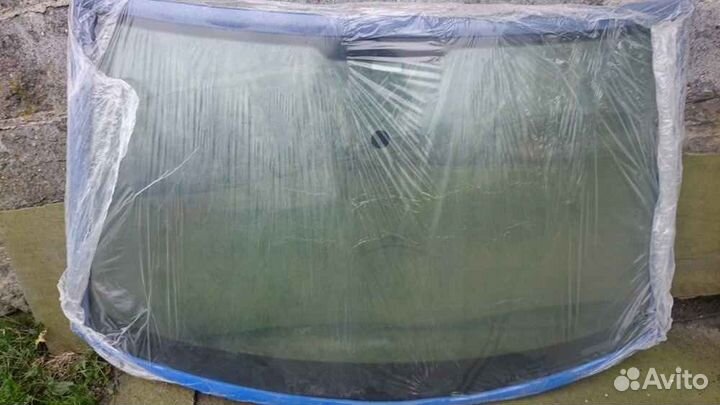 Лобовое стекло на Фольксваген Джетта