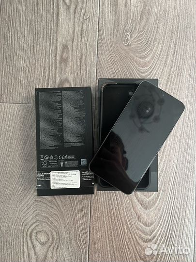 Samsung Galaxy S22, 8/256 ГБ